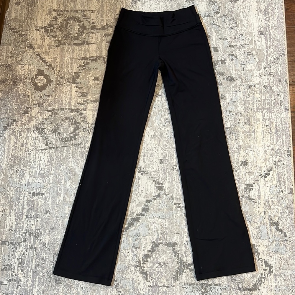 Lululemon size 6 TALL yoga pants